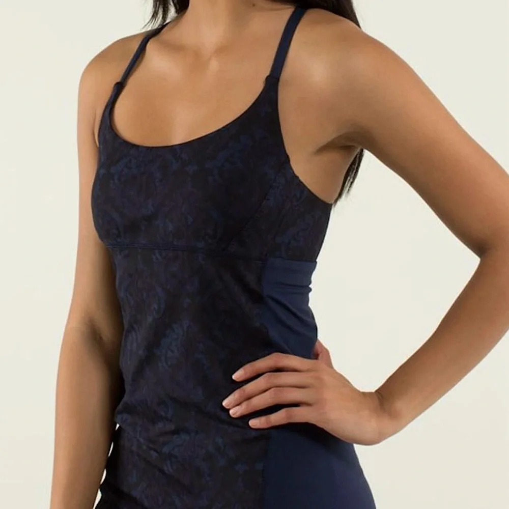 LULULEMON Yeah Yoga Tank Baroque Inkwell Blue/Black - Sz. 8   •EUC• - Picture 2 of 5